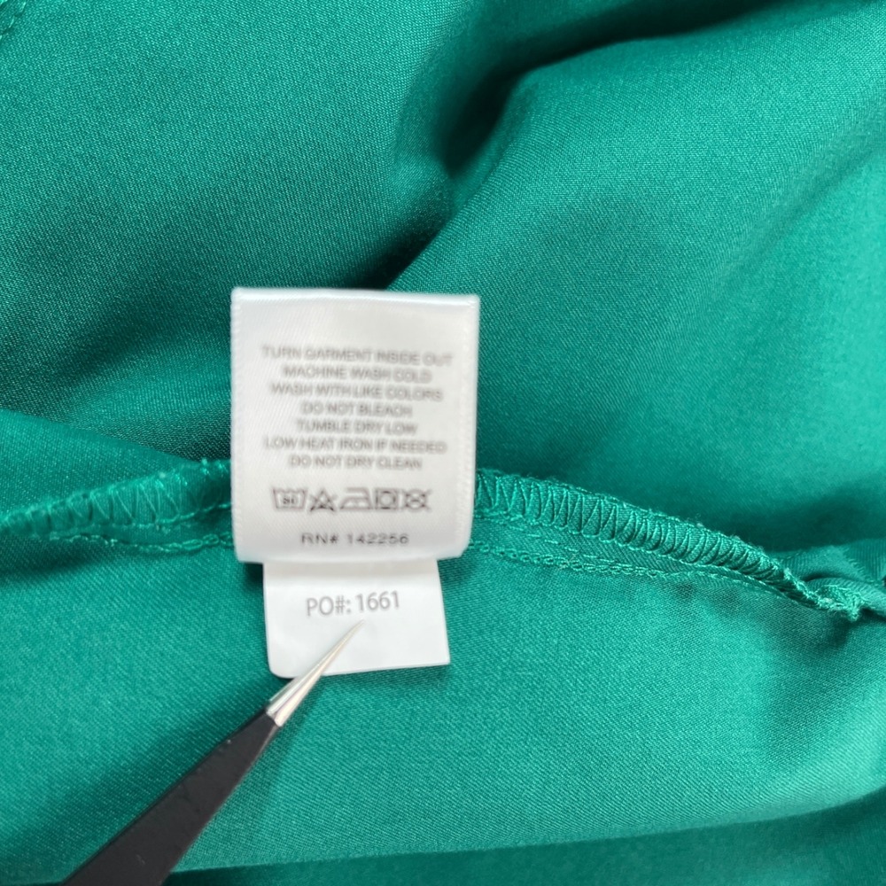 FIGS Casma Three-Pocket Scrub Top Women XL Hunter Green V-Neck FW1100 - Picture 5 of 7